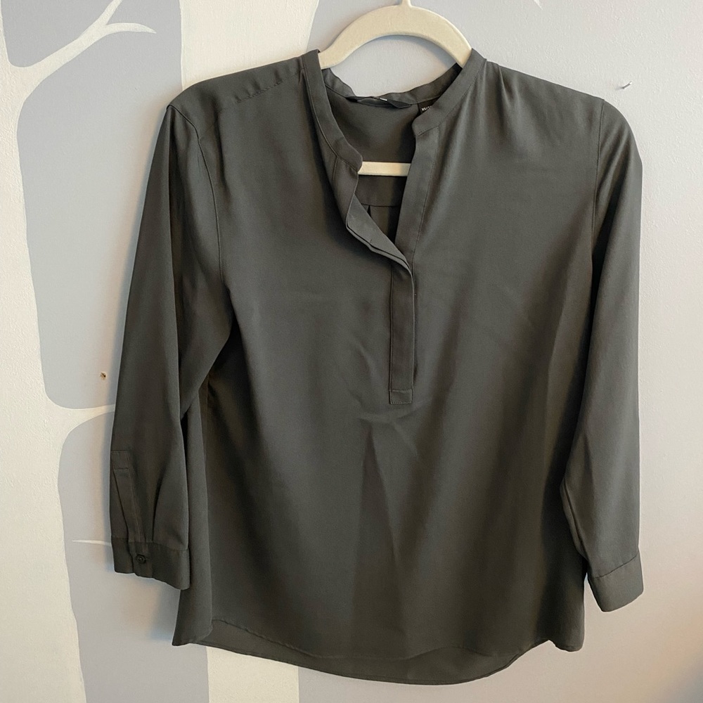NWOT uniqlo sage green rayon blouse